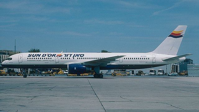 Screenshot 1 — FS2004/2 Boeing 757-200 SUN D'OR INTERNATIONAL AIRLINES iFDG