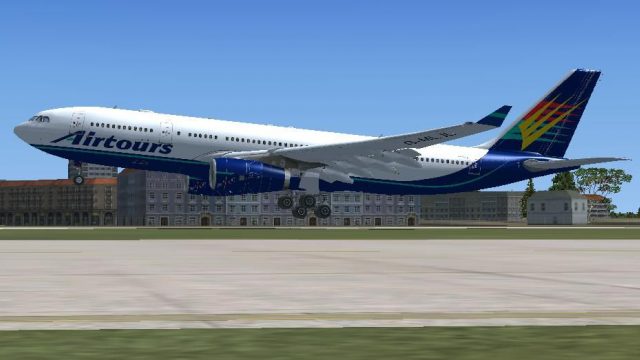 Screenshot 1 — Airtours International Airbus A330-200