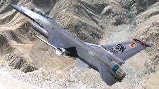 Screenshot 1 — FS2002/FS2004 F-16 VIPER.