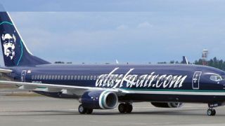 Screenshot 8 — Alaska Airlines Boeing 737-800 Mega-Pack