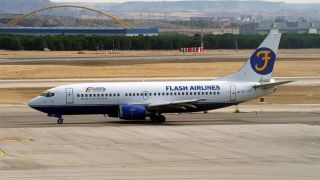 Screenshot 1 — Flash Airlines Boeing 737-800