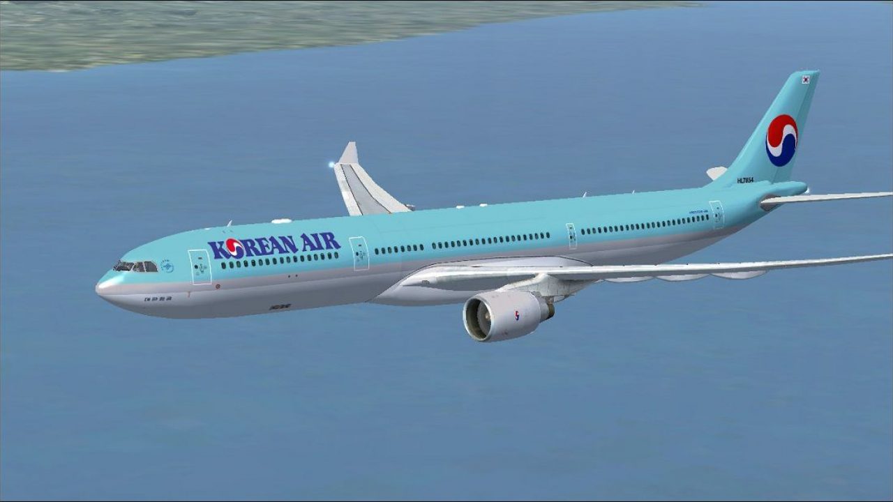 korean-air-a330-300zip-1-
