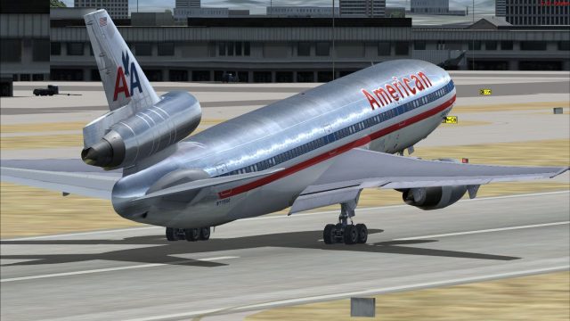 Screenshot 1 — American Airlines Douglas DC-10-10