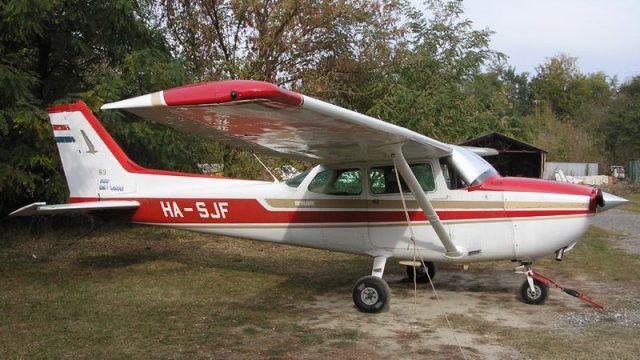 Screenshot 1 — Hungarian Cessna C-172N