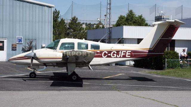 Screenshot 1 — Beechcraft Duchess C-GJFE