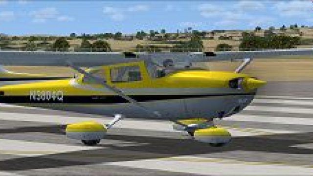 Screenshot 1 — Yellow Cessna Skyhawk 172
