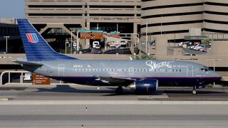 Screenshot 1 — FS2004/FS2002 United Airlines Shuttle FlightFX/SGAir Boeing 737-522