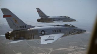 Screenshot 3 — North American Aviation F-100D Super Sabre Trio