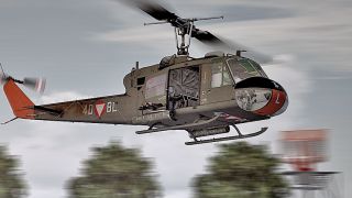 Screenshot 2 — Austrian Air Force Bell UH-1C