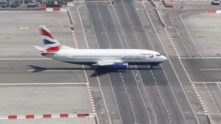 Screenshot 1 — The Most Dangerous Airports: Gibraltar Mission
