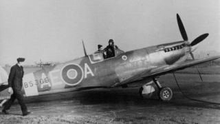 Screenshot 3 — CFS3 Spitfire F.IX, 402 Squadron RCAF