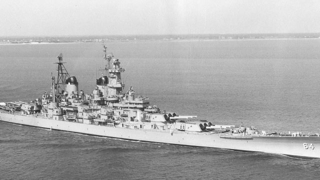 Screenshot 1 — Iowa Class Battleship