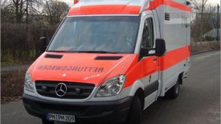 Screenshot 1 — FDNY EMS VW Ambulance