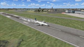 Screenshot 5 — V4.2 McAllen Miller Int'l Airport Scenery