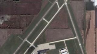 Screenshot 4 — Aurora Municipal Airport Scenery