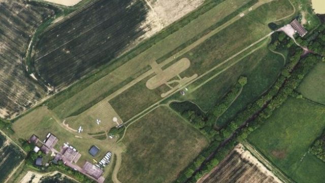 Screenshot 1 — Deanland Airfield Scenery