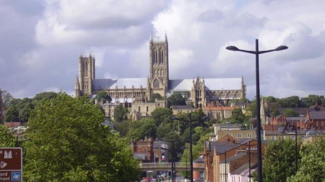 Screenshot 1 — Lincoln Cathedral Scenery