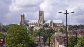 Screenshot 1 — Lincoln Cathedral Scenery