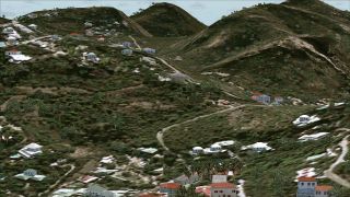 Screenshot 1 — St-Barthelemy Island Sloped Runway Scenery