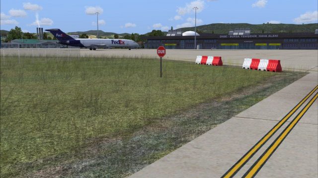 Screenshot 1 — Bursa Yenisehir Airport Scenery