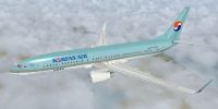 Korean Air Boeing 737-800 in flight.