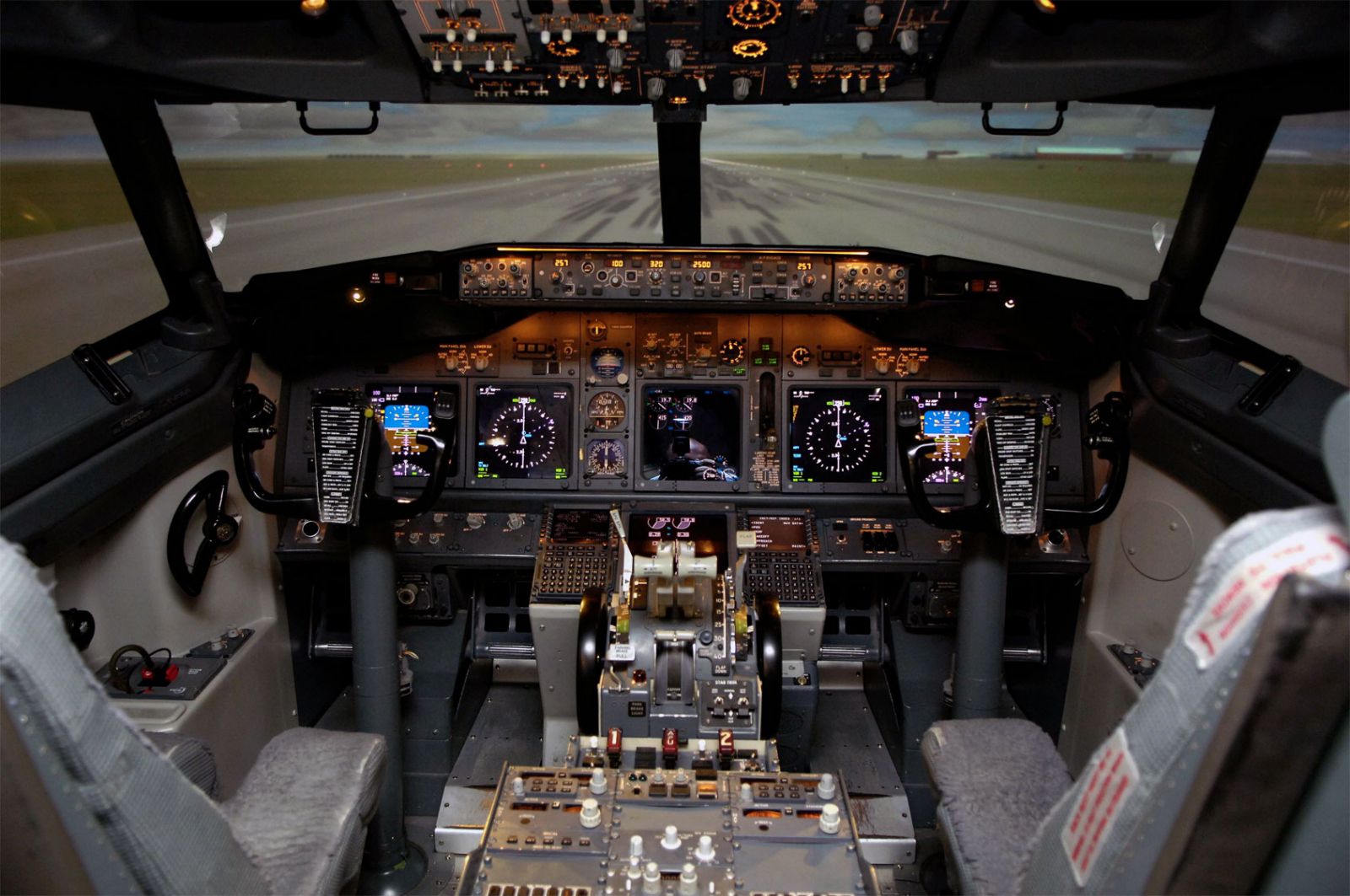 Airplane Flight Pilot Simulator free instal