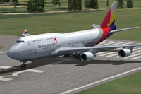 Screenshot of Asiana Boeing 747-48E on runway.