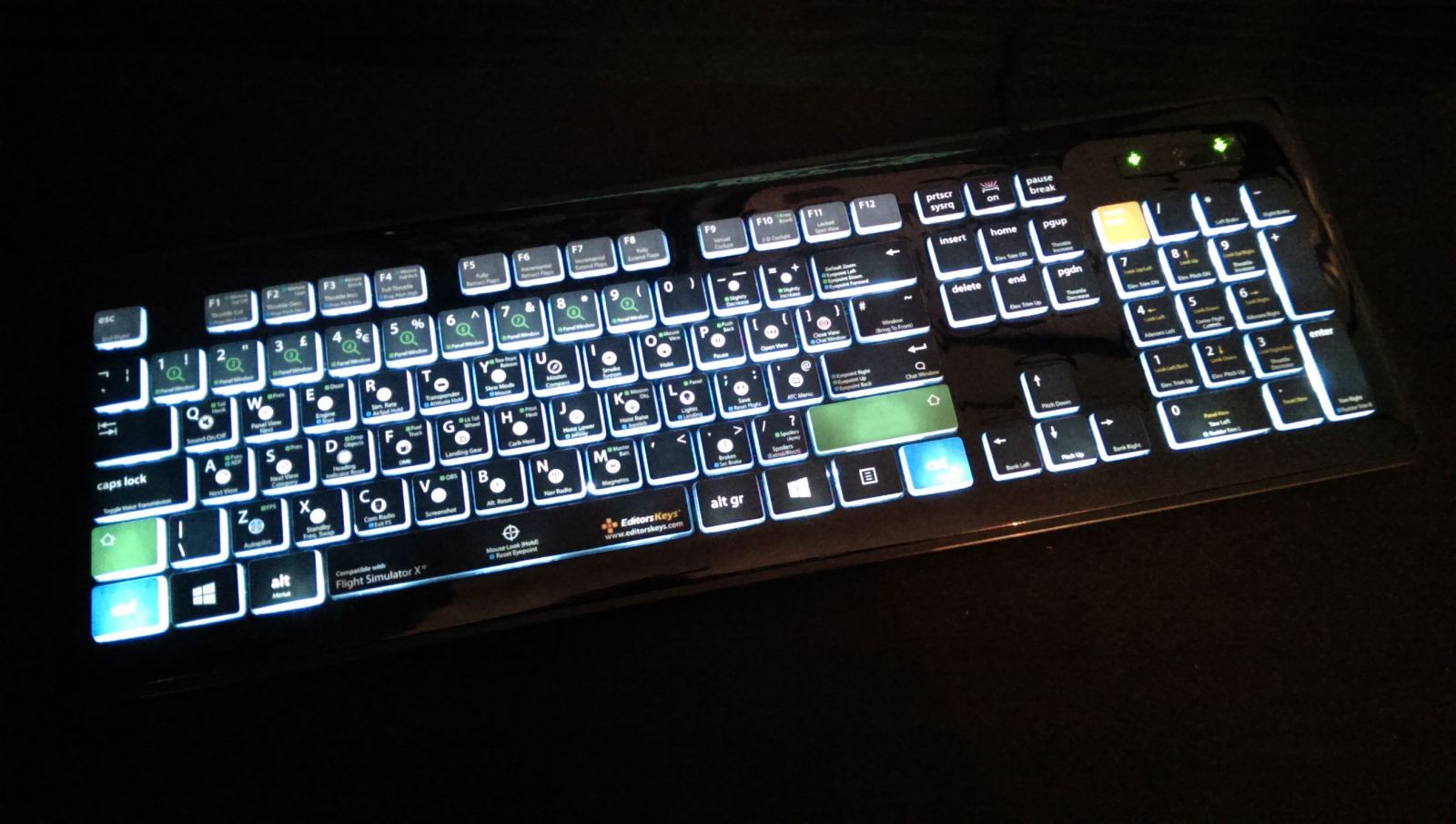 The dedicated backlit keyboard for Microsoft Flight Simulator X