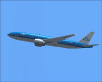 Screenshot of KLM Boeing 777-206ER in flight.