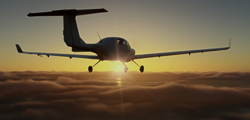 DA40 flying into the sunset in MSFS 2024.