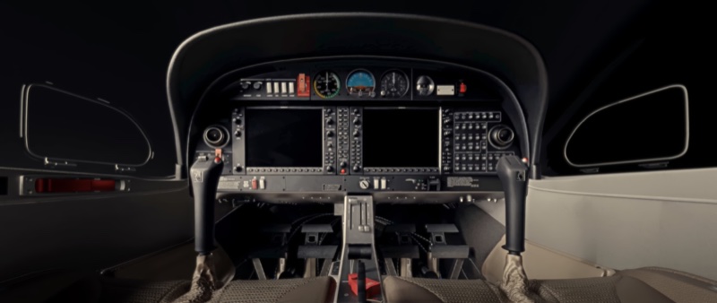 The 3D Virtual cockpit of the DA40.