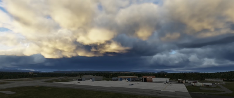 Huge new cloud array over airport.